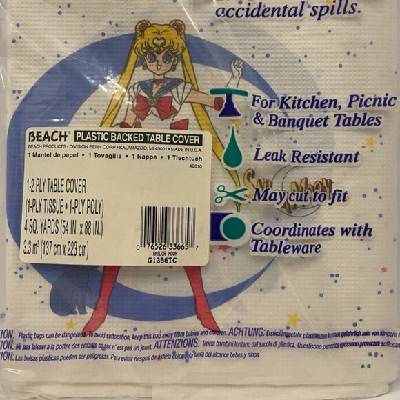 1996 Sailor Moon tablecloth - Picture 5 of 6